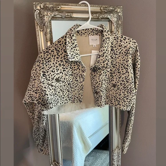 NWT Le Lis Set - Picture 4 of 6